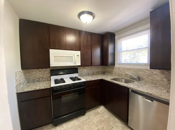 4210 N Kilpatrick Ave #2F, Chicago, IL 60641