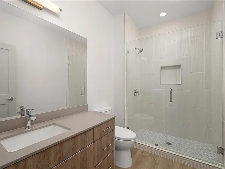 804 N Clarence Ave #4 — Photo 6