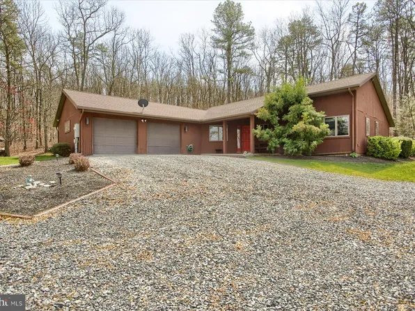 10 Dogwood Dr, Newville, PA 17241