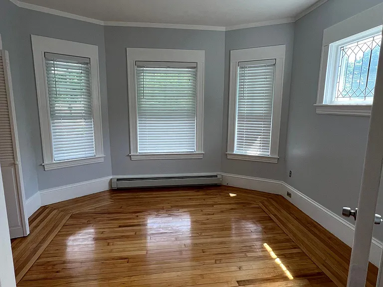 231 Foster St — Photo 8