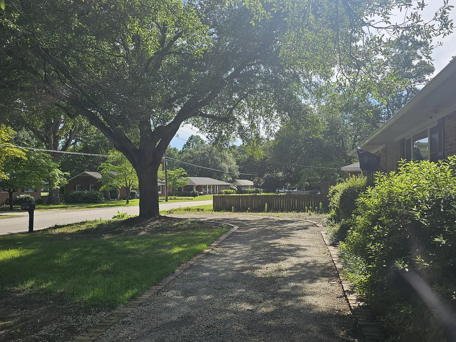 3 bed, 2.0 bath, 1584 sqft, $1,900 — Photo 3