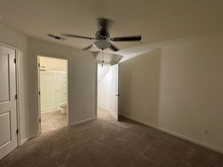 1809 Columbia Dr — Photo 4