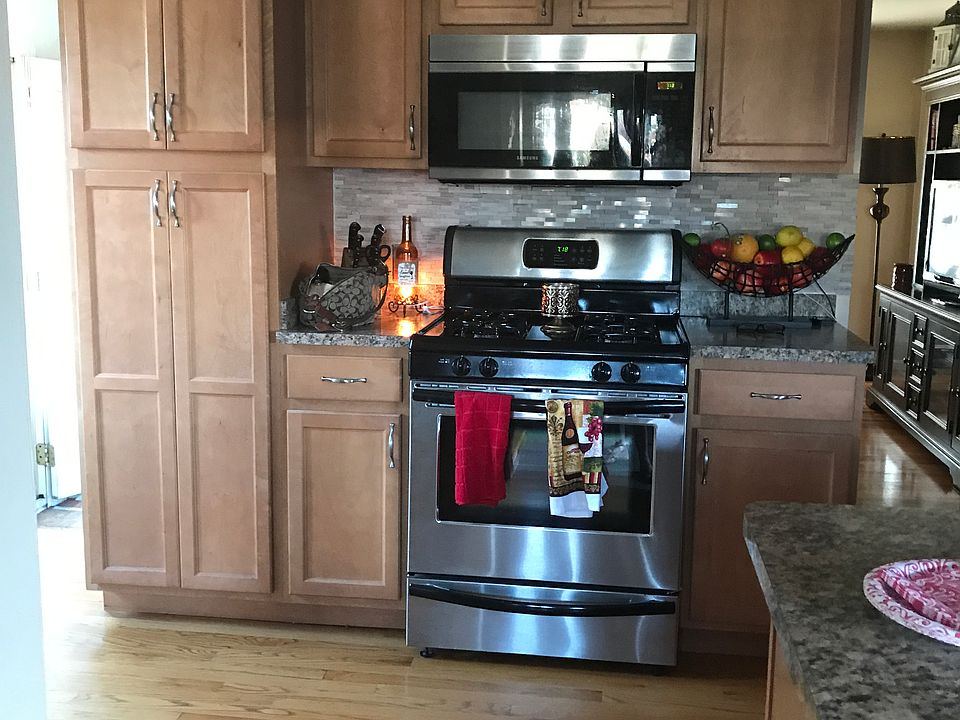2nd image of 31442 Hartford Dr