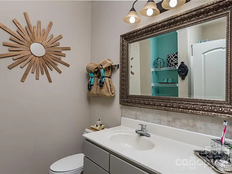 744 Seigle Point Dr — Photo 18