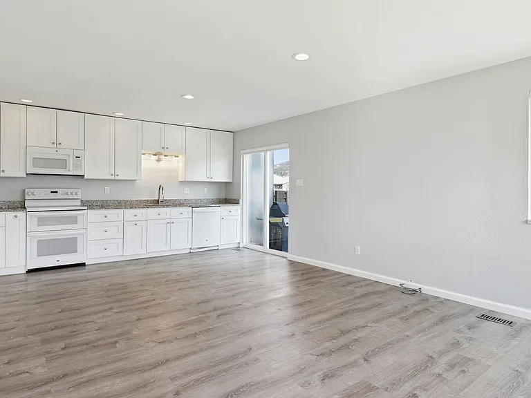 4279 Monroe Dr #A — Photo 11