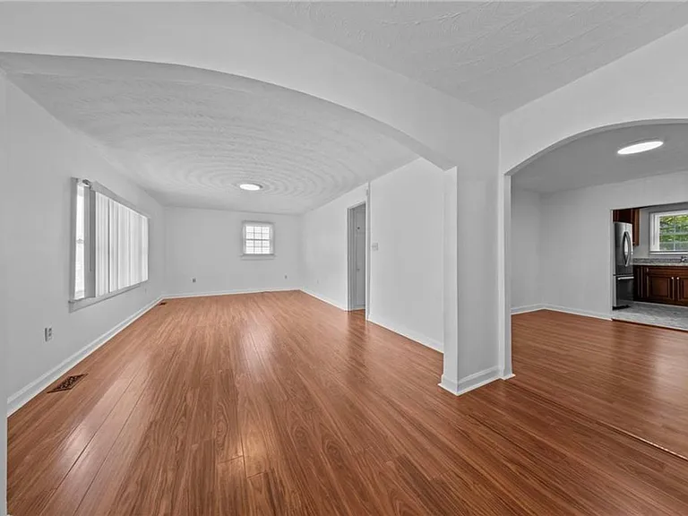 735 Bold St — Photo 4