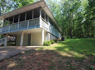 241 Lake View Dr, Lavonia, GA 30553