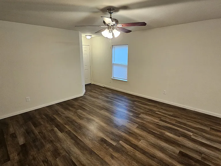 24053 Wilde Dr — Photo 4