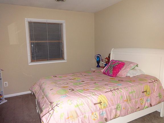 5th image of 426 Ravinia Dr