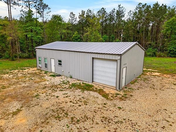 1st image of 705 Pine Grove Rd
