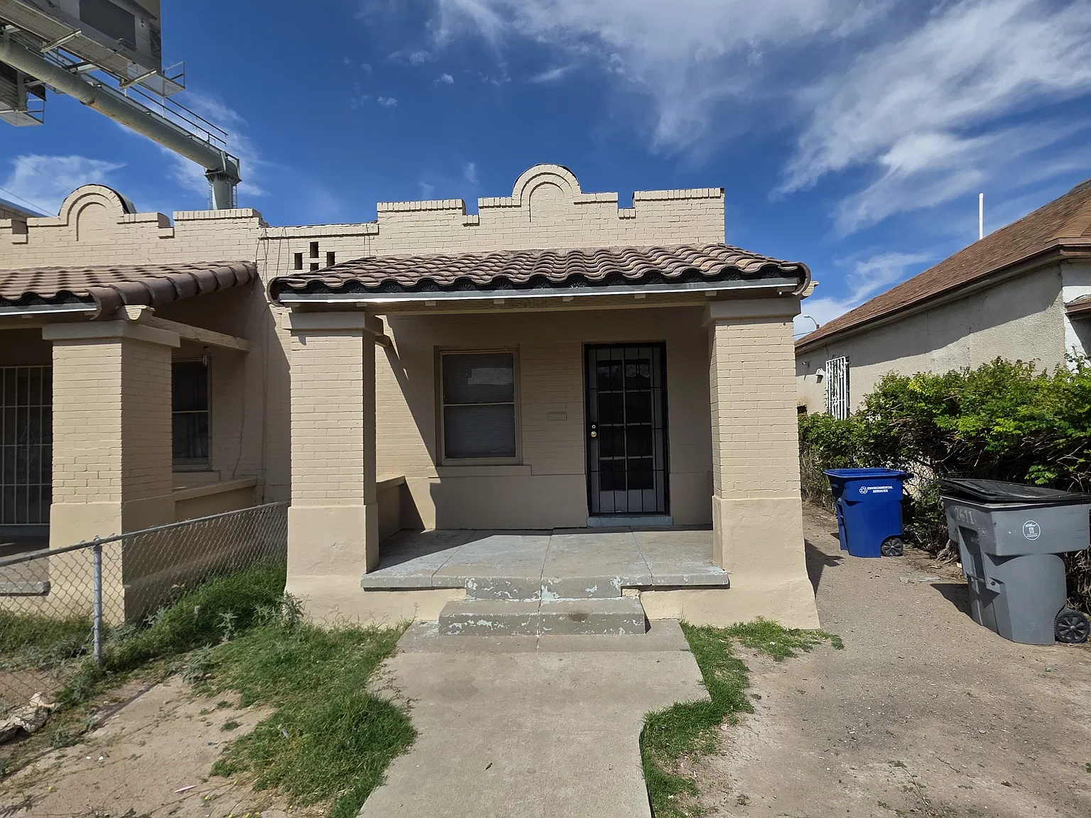 2 bed, $700 — Photo 1