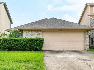 8767 Vinkins Rd, Houston, TX 77071