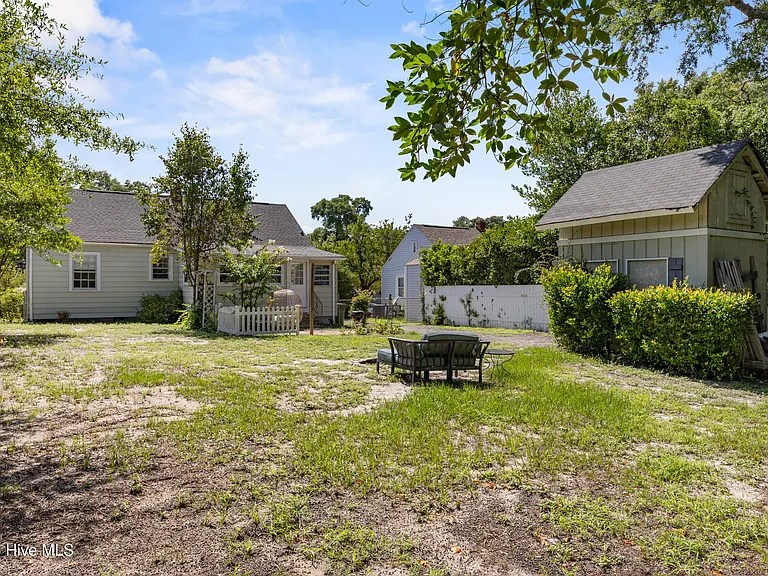 2137 Jackson St — Photo 31