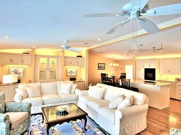 2951 Skipper Ln, Saint James City, FL 33956