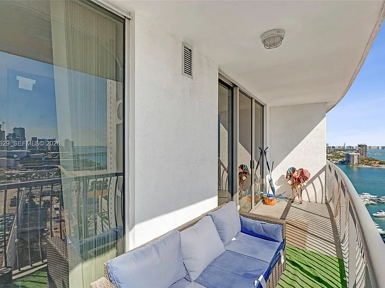 1750 N Bayshore Dr #2510 — Photo 34