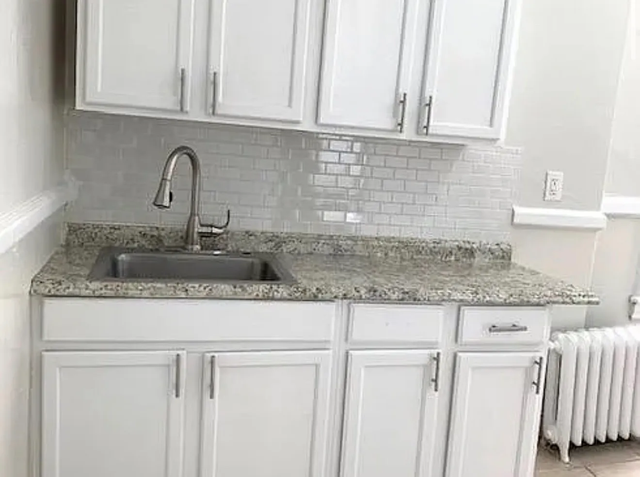 3 bed, $2,000 — Photo 1