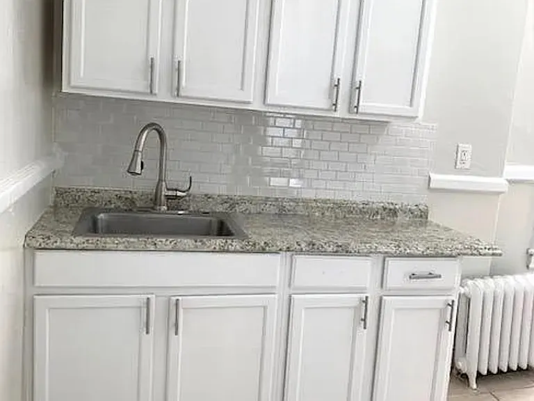 1589 Fairfield Ave #15 — Photo 1