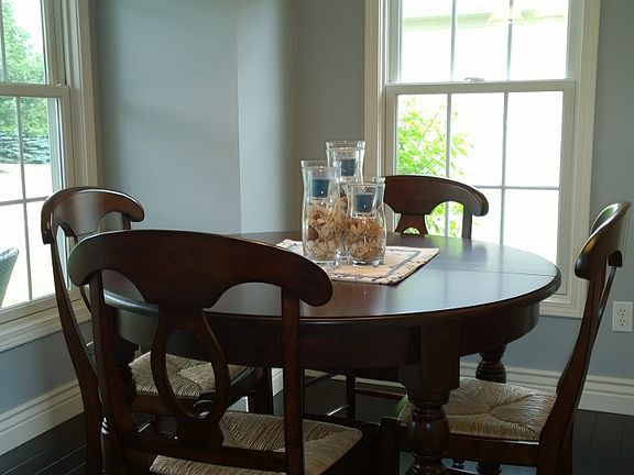 Bright eat-in kitchen