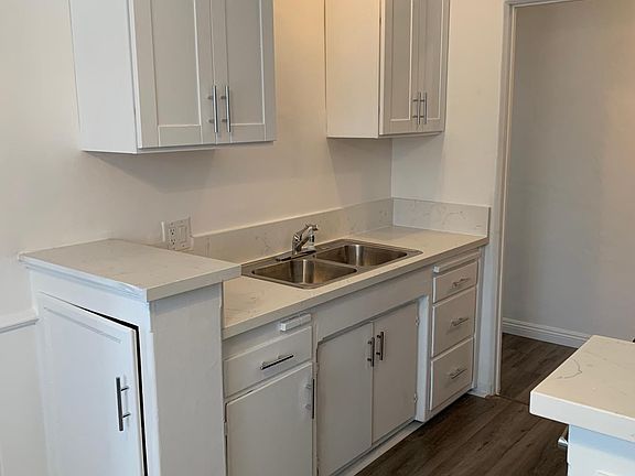 5th image of 1252 N Orange Grove Ave #2