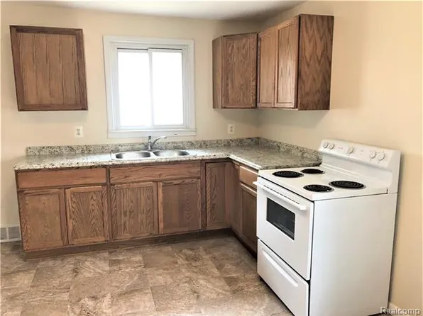 4921 Georgia Dr, Orion, MI 48359