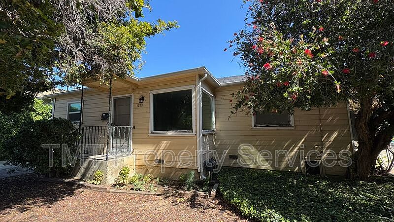 1st image of 1273 Ella St