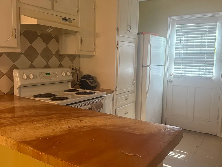 815 Ridge Ave #B — Photo 4