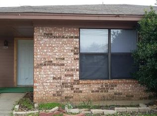 605 Gardenview Cir, Denton, TX 76207
