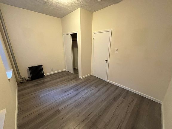 4th image of 35 Graham Ave APT 2B