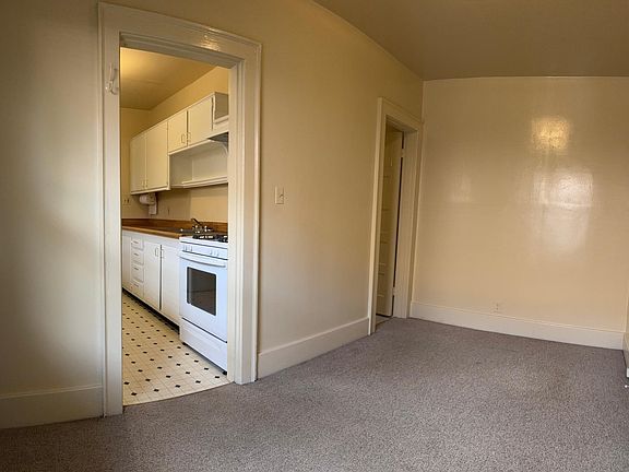 4th image of 2411 Crittenden Dr