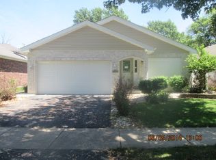 18449 Oakwood Ave, Lansing, IL