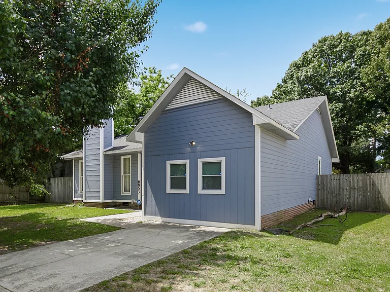 6853 Marlowe Dr — Photo 1