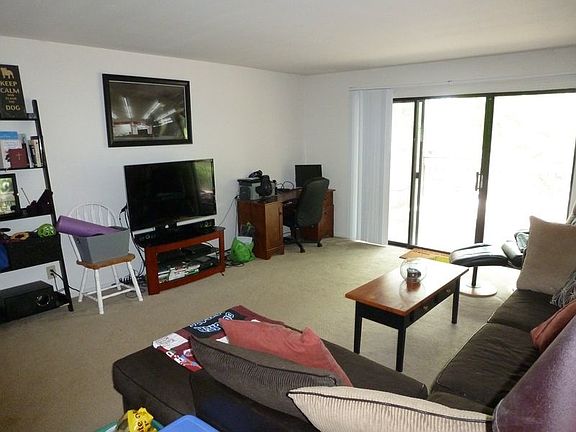 4th image of 757 Wiggens Ferry Dr APT C