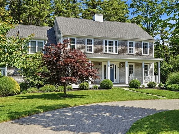 4th image of 7 Fountain Knoll Ln