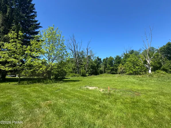 Wash Rd, Waymart, PA 18472