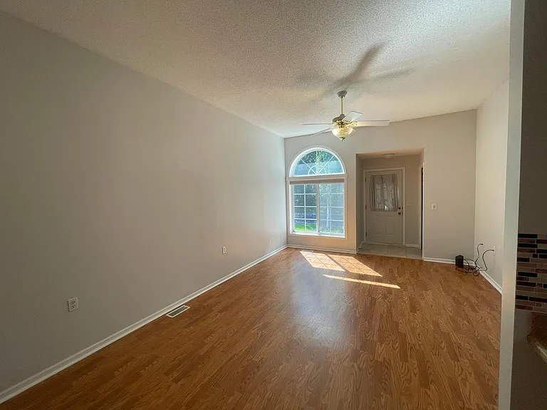 1364 Conservatory Ct — Photo 3