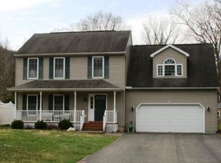 9 Heacock Ln, New Milford, CT 06776