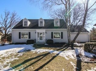 2307 Maywood Cir, Middleton, WI 53562