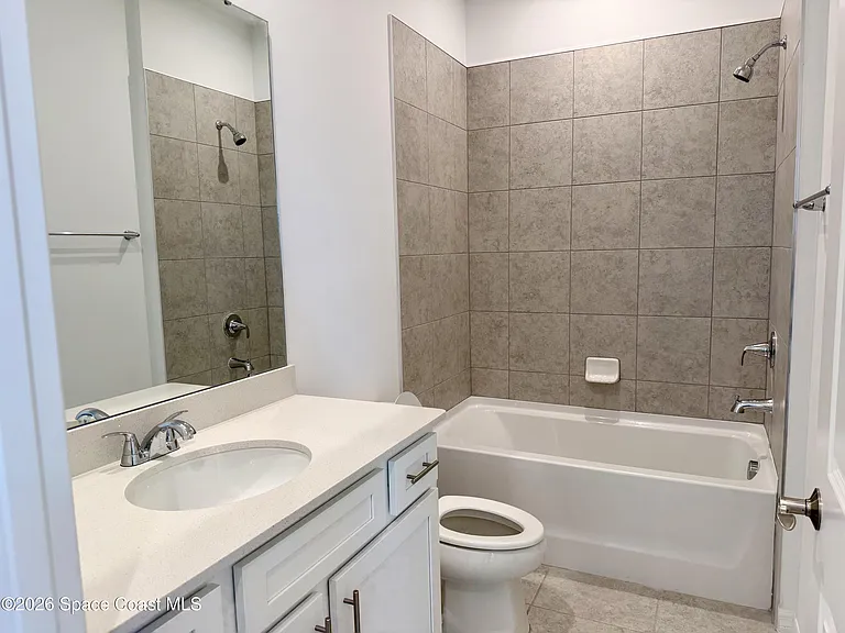 917 Castleford Ave NE — Photo 13
