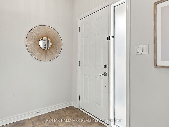 5th image of 549 Shuter St