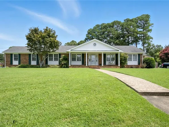 501 Summit Ridge Dr, Chesapeake, VA 23322