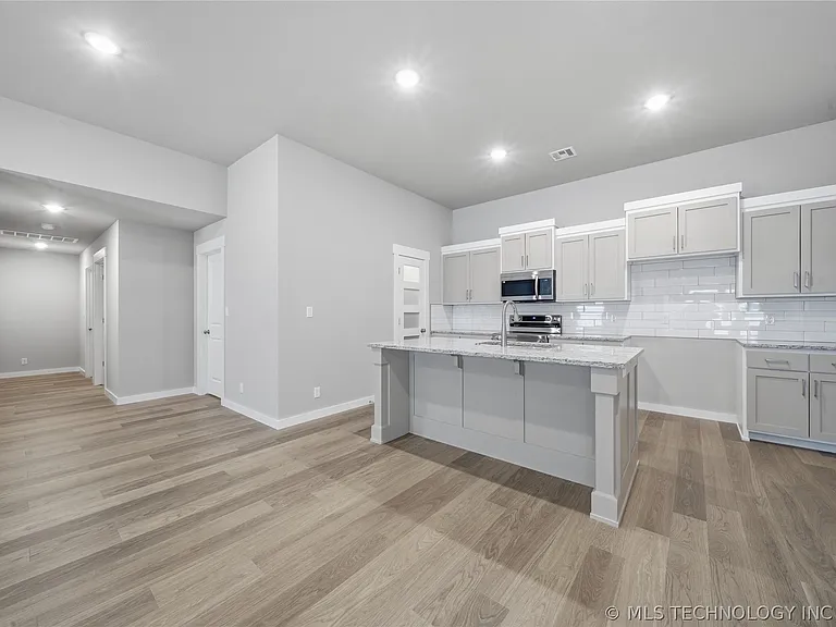 14631 E 39th St S — Photo 8