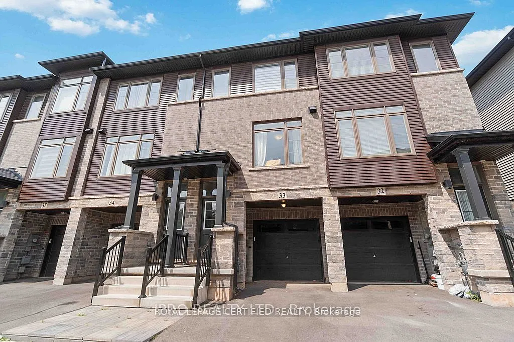 4 bed, $2,700 — Photo 1