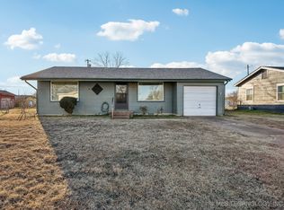 708 Crutchmer Ave, Okmulgee, OK 74447