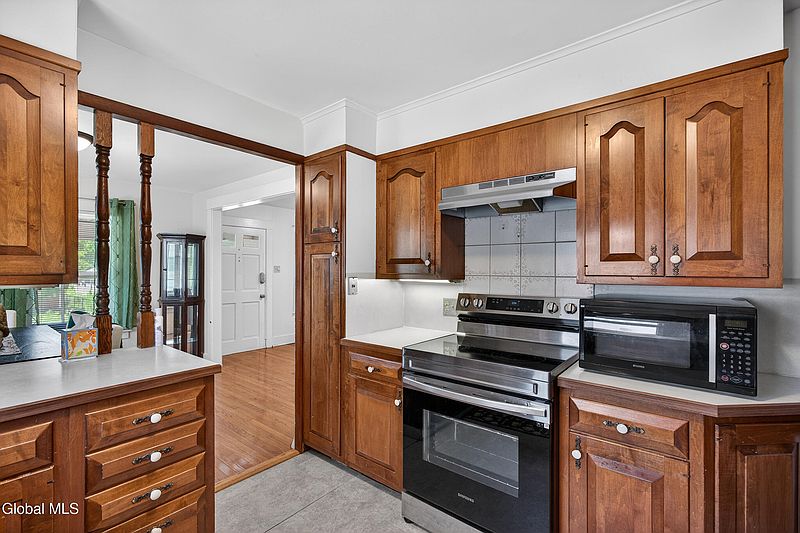 2nd image of 1463 Dalton Drive