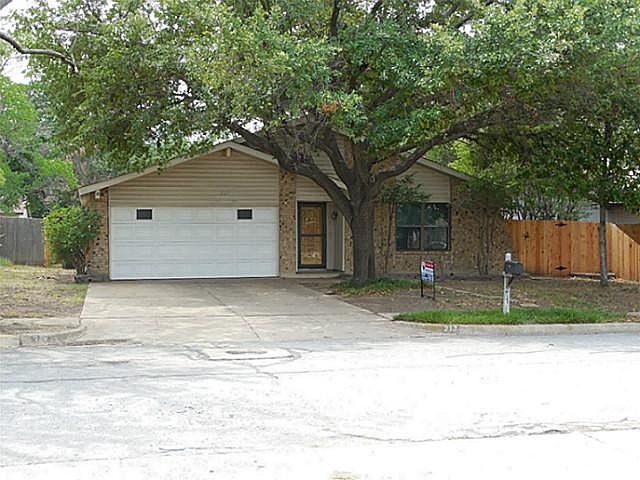 1st image of 217 Willow Creek Ln