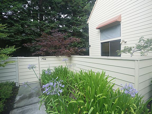 2nd image of 751 Loma Verde Ave
