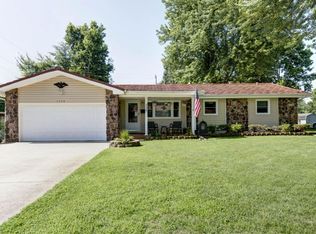 3326 E Whiteside St, Springfield, MO 65804