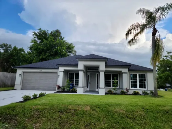 3754 Nogales Dr, Sarasota, FL 34235