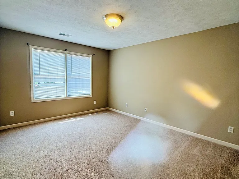 1112 Ekstam Dr #4 — Photo 15
