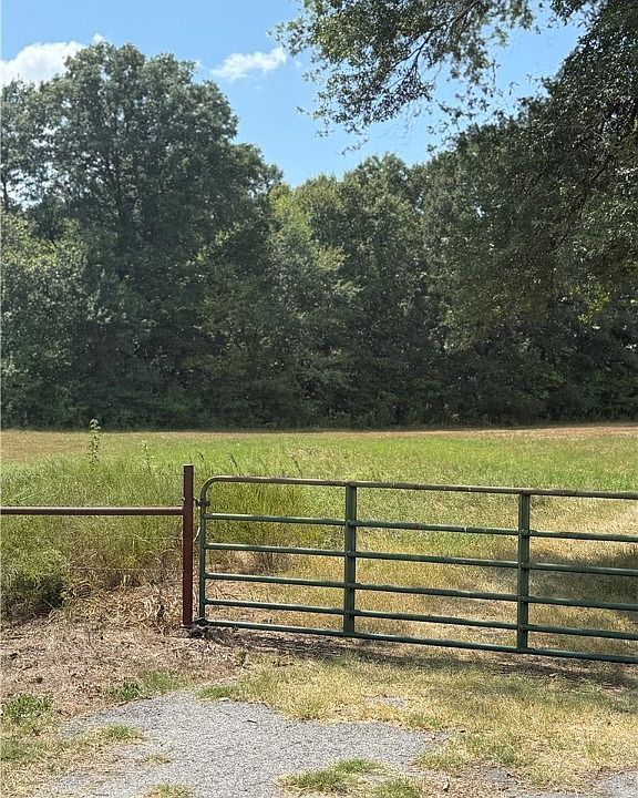 2nd image of N Tamaha Rd
